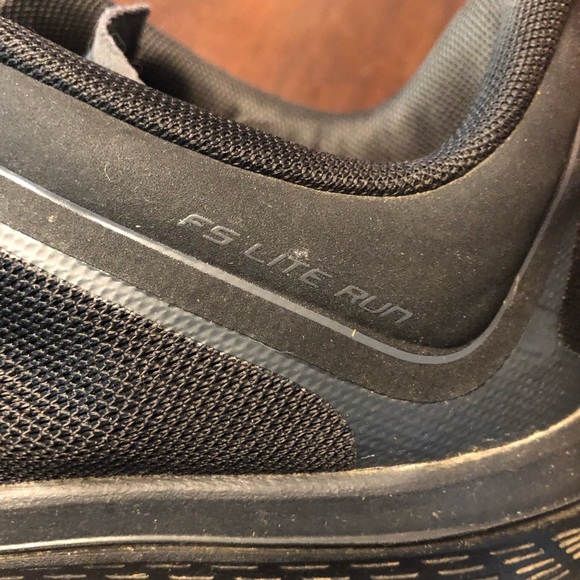 Nike women's FS Lite Run Black Running Shoe Size 9.5 - Picture 11 of 11